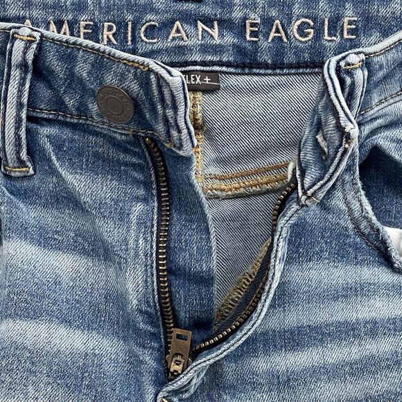 American Eagle Mens SZ 29x32 Athletic Fit Jeans Airflex+ Distressed Pockets Blue - Picture 8 of 12